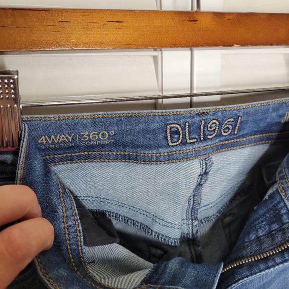 DL1961 Jennifer High Rise Bootcut Jeans in Madison Sz 30 EUC - Picture 8 of 11